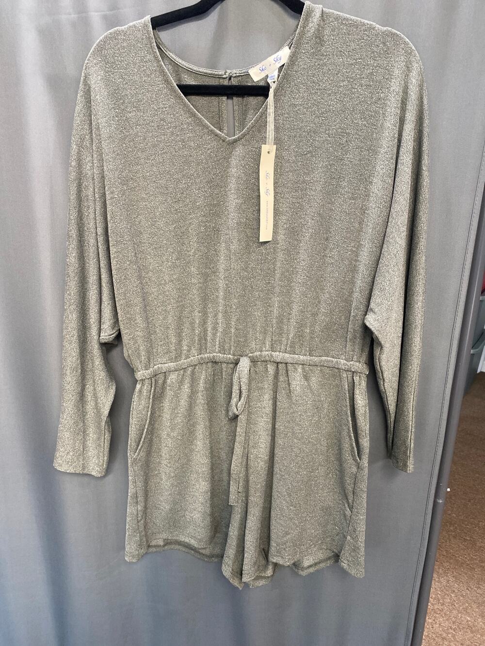 She + Sky Woman's Romper with pockets size medium NWT b58